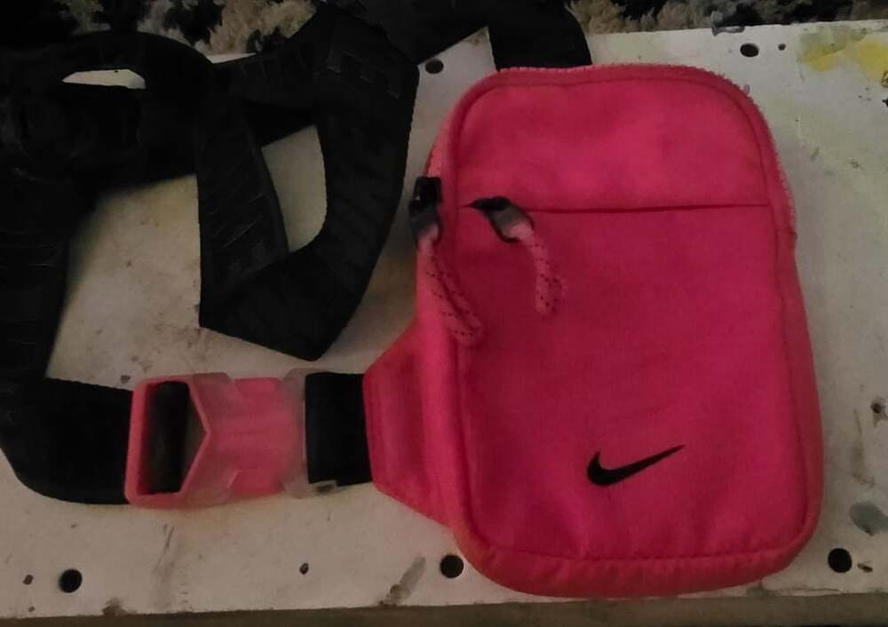 Nike Sportswear Essentials Crossbody Bag Pink